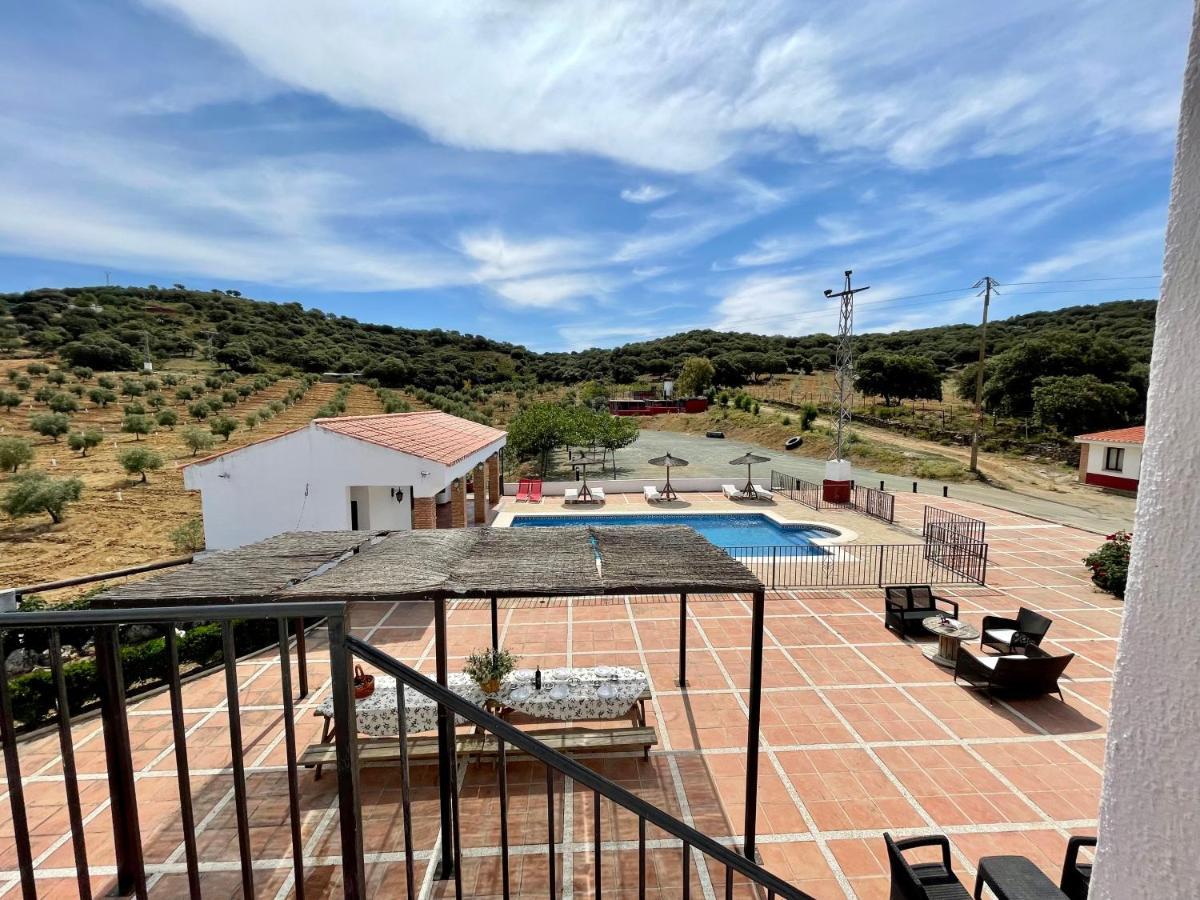 Santa Marta Complejo Rural Con Pista De Padel Guest House Archidona Luaran gambar