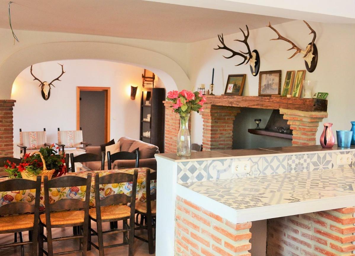 Santa Marta Complejo Rural Con Pista De Padel Guest House Archidona Luaran gambar